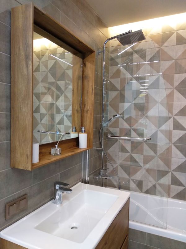Custom Tile Accents